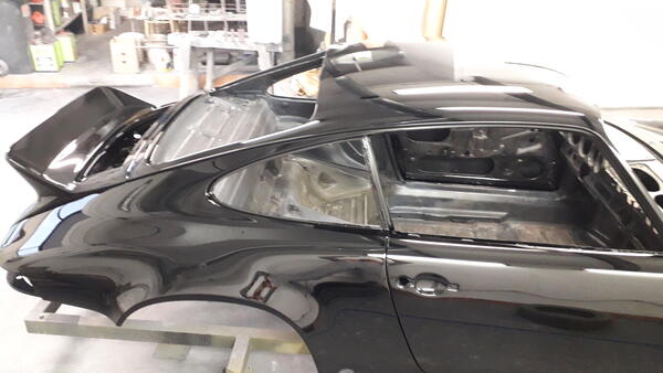 Další vůz Porsche, z našeho portfolia zakázek, připravený k odvozu zpět do továrny 4